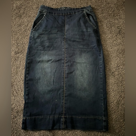 Dresses & Skirts - Jean Skirt!